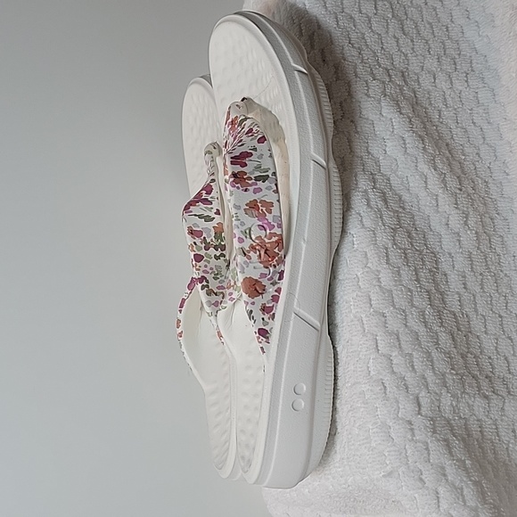 Ryka Rest EZ Thong Sandals Women's 8M White Floral Flip-Flop - Picture 4 of 5